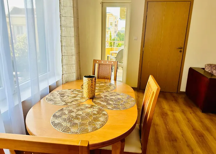 Vacation Daneli Slantschew brjag