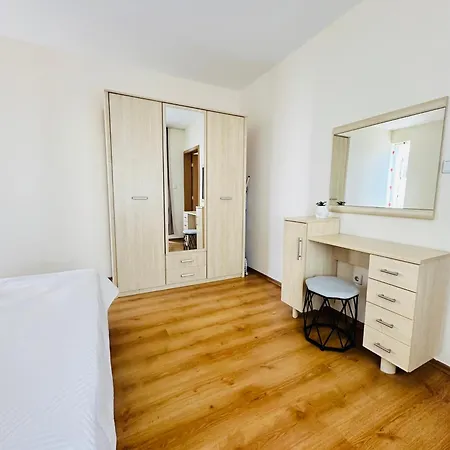 Apartment Vacation Daneli